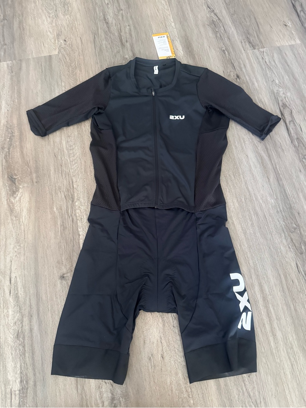 2XU Men's Aero Hex Sleeved Tri Suit - 2026